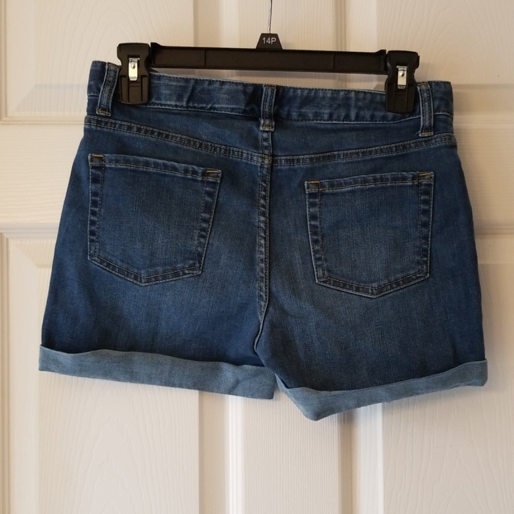 Shorts - Picture 2 of 4